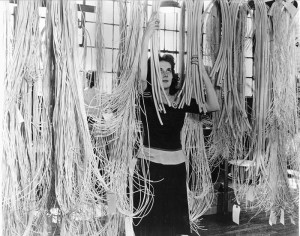 8.018-PREPARING-WIRES-FOR-WIRE-HARNESSES-FOR-B-29-FUSELAGE-SECTIONS-HUDSON-FACTORY-DETROIT-ACWP